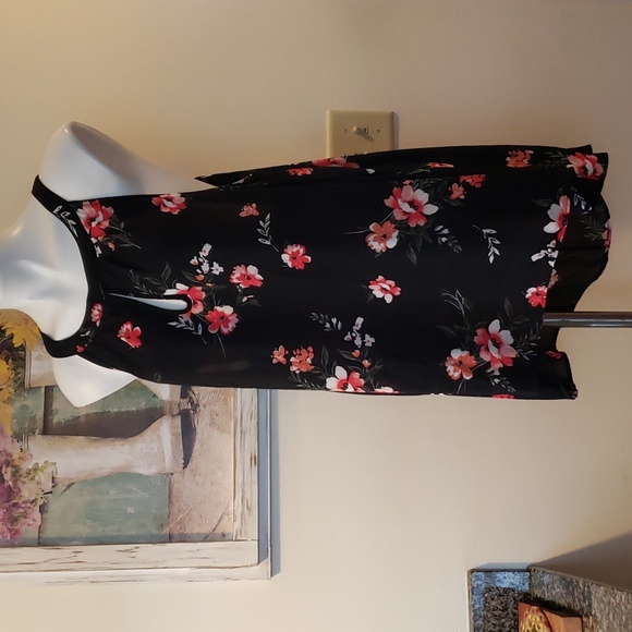 Torrid Tank - Picture 3 of 9